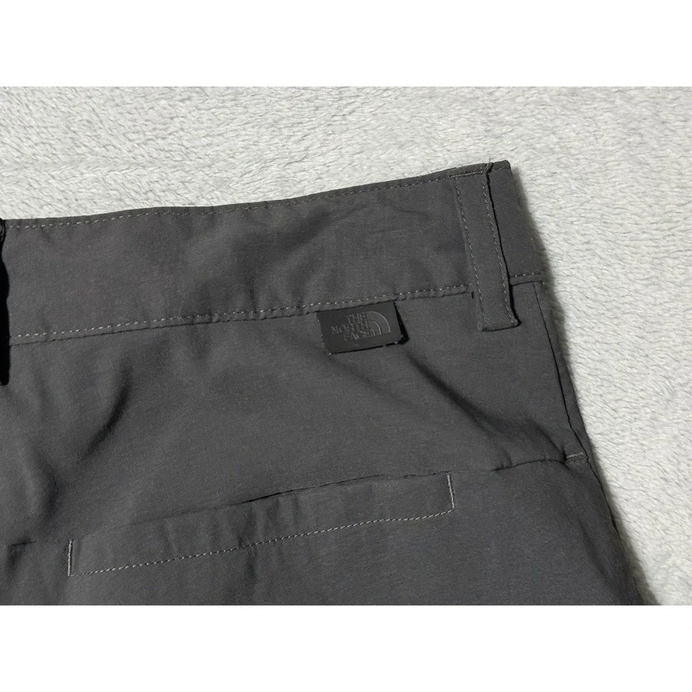 The North Face Rockaway Shorts Mens 29 Outdoor Athleisure Gray Nylon